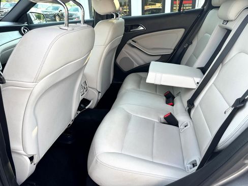 Used 2016 Mercedes-Benz GLA 250 4MATIC image 14