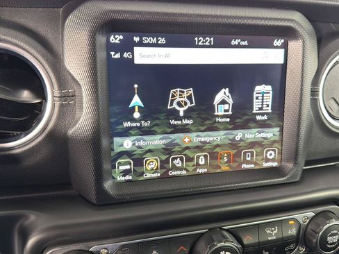 Used 2022 Jeep Wrangler Unlimited Sahara w/ Cold Weather Group AWD/4WD image 33