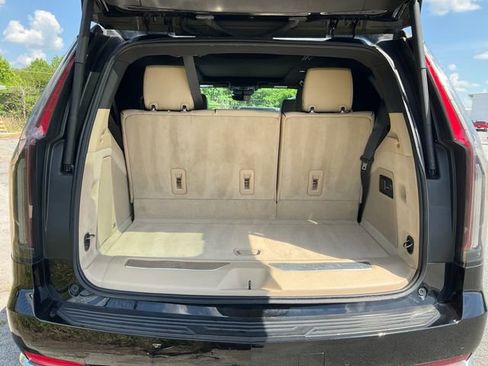 Used 2023 Cadillac Escalade Premium Luxury RWD image 19