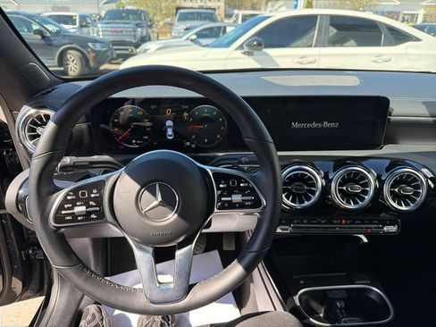Used 2023 Mercedes-Benz CLA 250 4MATIC image 21