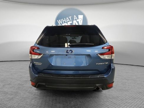 Used 2019 Subaru Forester Premium AWD/4WD image 6