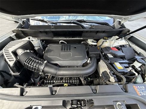 Certified 2023 GMC Acadia SLE w/ Driver Convenience Package image 28