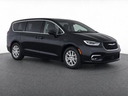 Used 2023 Chrysler Pacifica Touring-L