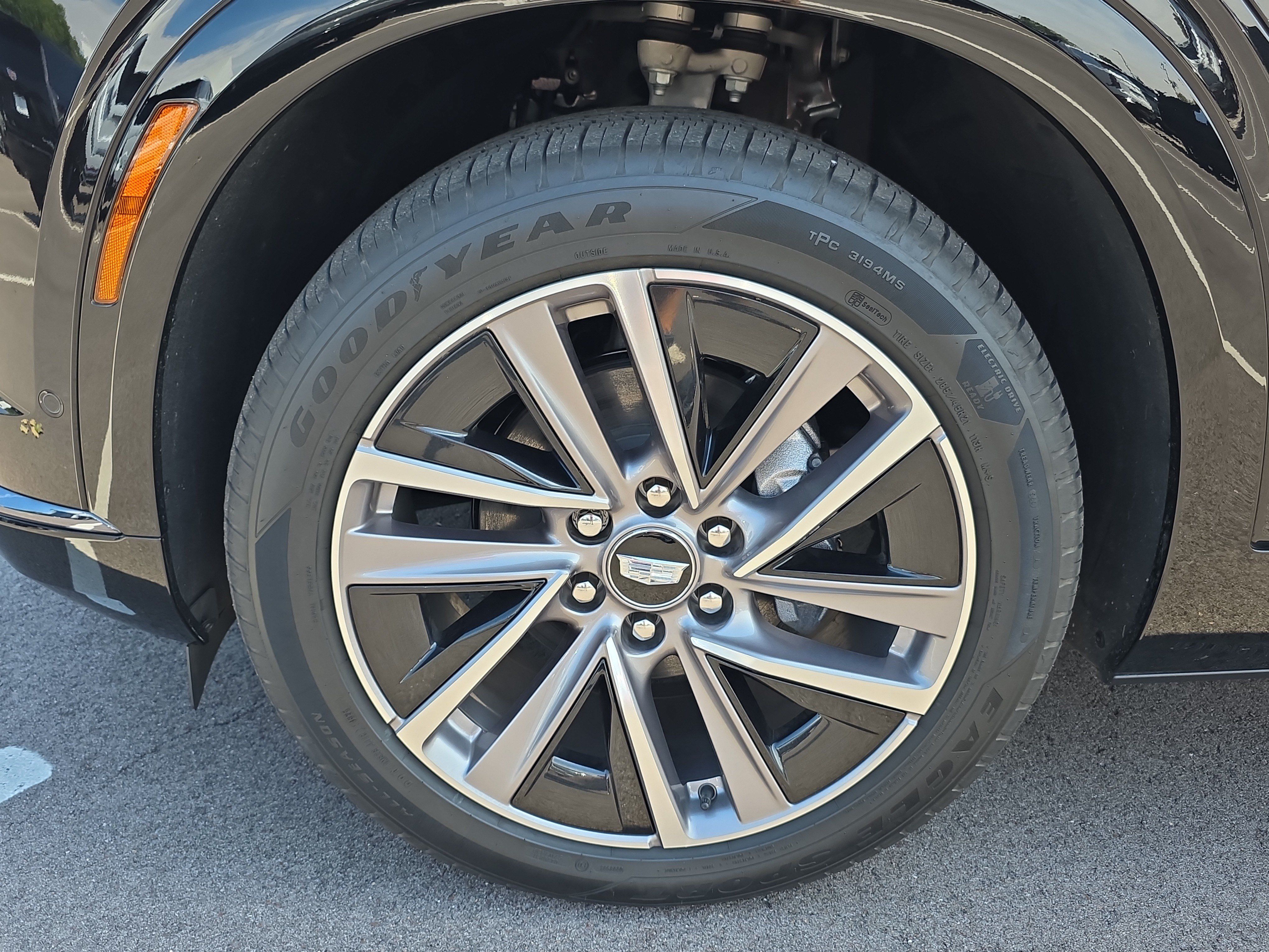 Used 2026 Cadillac Vistiq Sport AWD/4WD image 9