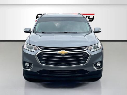Used 2019 Chevrolet Traverse LT FWD image 2