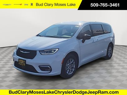 New 2026 Chrysler Pacifica Select