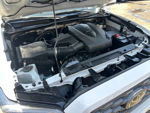 Used 2022 Toyota Tacoma TRD Sport w/ TRD Premium Sport Package RWD image 30