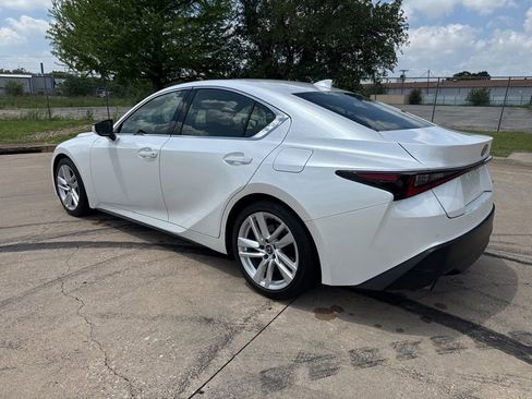 Used 2023 Lexus IS 300 w/ Comfort Package RWD image 4