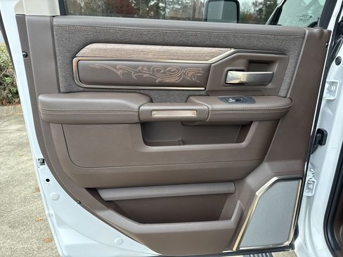 New 2025 RAM 2500 Limited AWD/4WD image 28