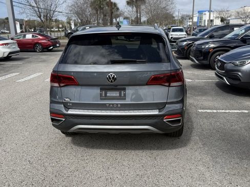 Certified 2023 Volkswagen Taos SE image 8