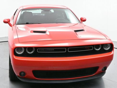 Used 2018 Dodge Challenger R/T w/ Performance Handling Group image 2