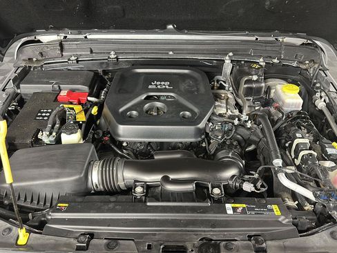 Used 2021 Jeep Wrangler Rubicon w/ LED Lighting Group AWD/4WD image 7