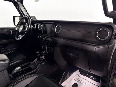 Used 2021 Jeep Wrangler Unlimited Sahara w/ Uconnect 4C Nav & Sound Group AWD/4WD image 31