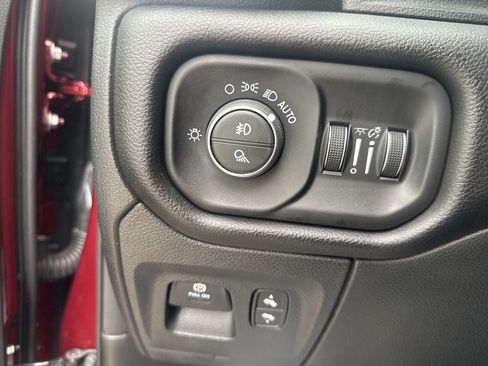 Used 2025 RAM 1500 Big Horn AWD/4WD image 18