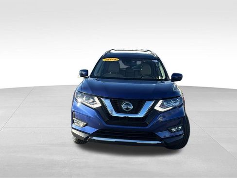 Used 2018 Nissan Rogue SL w/ Premium Package image 2