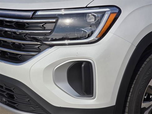 New 2026 Volkswagen Atlas SE image 6