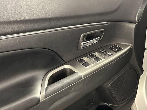 Used 2018 Mitsubishi Outlander Sport SE image 13