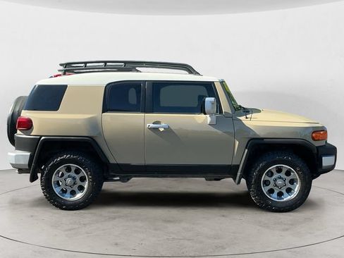 Used 2013 Toyota FJ Cruiser 4WD w/ Upgrade Pkg image 4