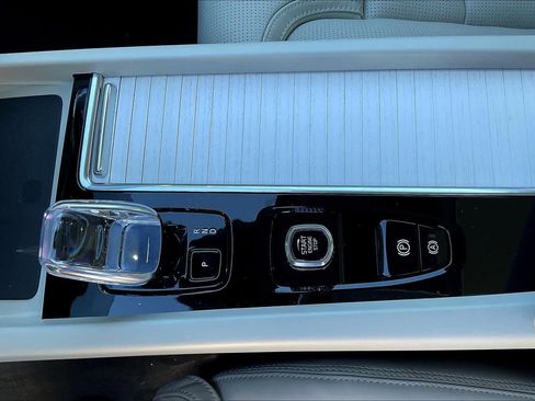 New 2026 Volvo XC60 T8 Ultra w/ Protection Package Premier image 10