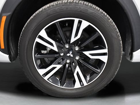 Used 2024 Mitsubishi Eclipse Cross SEL AWD/4WD image 10