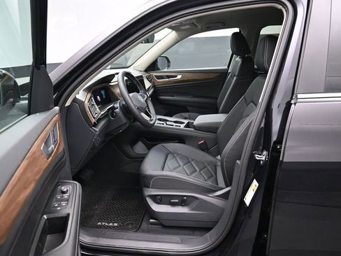 New 2026 Volkswagen Atlas SE image 9