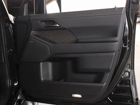 Used 2025 Lexus GX 550 image 27