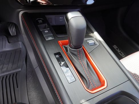 Used 2025 Nissan Kicks SR w/ Interior Electronics Package FWD image 18