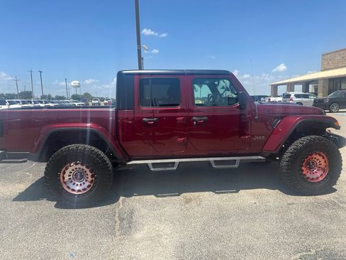 Used 2022 Jeep Gladiator Rubicon w/ Trailer Tow Package AWD/4WD image 6