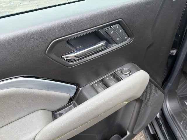 New 2026 Chevrolet Colorado ZR2 w/ Technology Package AWD/4WD image 9