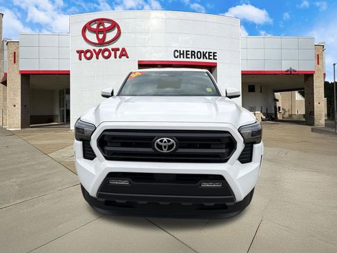 Used 2024 Toyota Tacoma SR5 AWD/4WD image 2