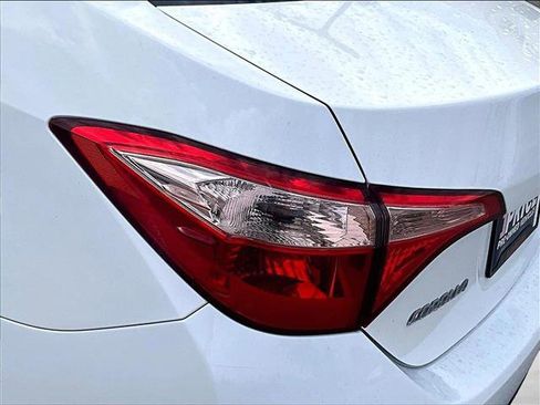 Used 2019 Toyota Corolla LE image 29