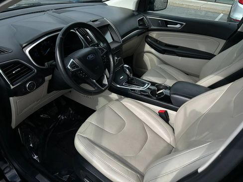 Used 2018 Ford Edge Titanium w/ Technology Package AWD/4WD image 10