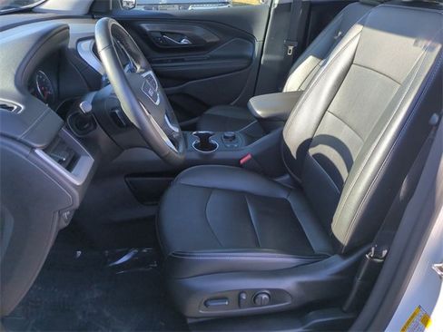 Used 2024 GMC Terrain SLT image 11