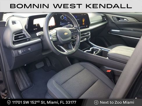 Used 2025 Chevrolet Traverse LT image 21