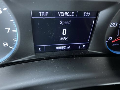 Used 2019 Chevrolet Equinox LS w/ LS Convenience Package FWD image 4