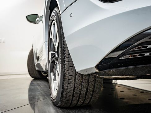 Used 2021 Audi e-tron Premium w/ Convenience Plus Package image 41