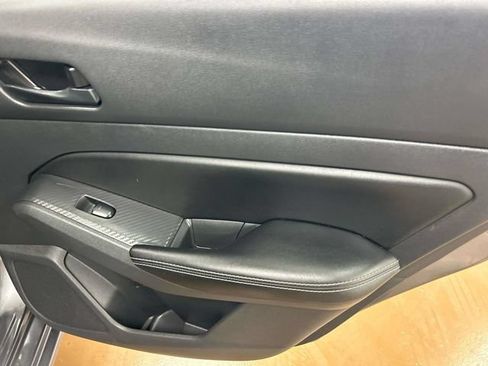 Used 2025 Nissan Altima 2.5 SV FWD image 19