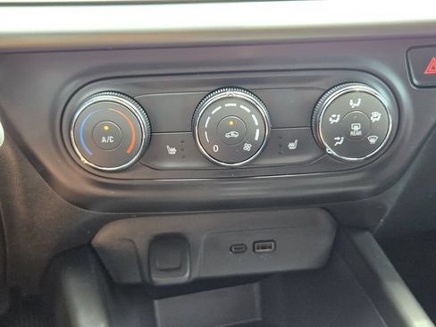 Used 2026 Chevrolet Trax RS w/ Driver Confidence Package FWD image 18
