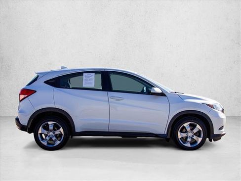 Used 2017 Honda HR-V LX image 4