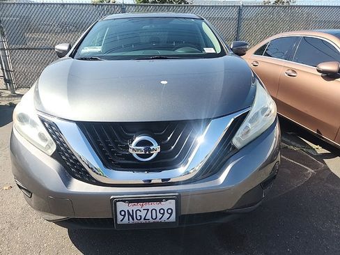 Used 2016 Nissan Murano S image 2