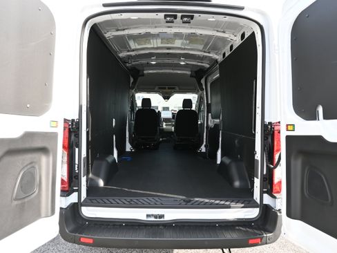 New 2026 Ford Transit 250 148 Medium Roof w/ Load Area Protection Package RWD image 5