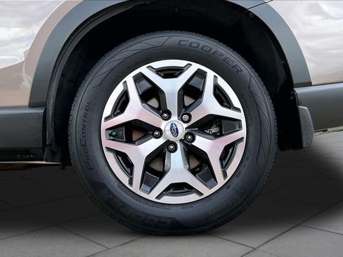Used 2023 Subaru Forester Premium AWD/4WD image 11