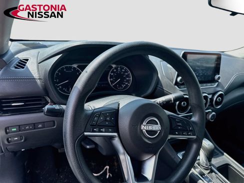Used 2024 Nissan Sentra SV FWD image 10