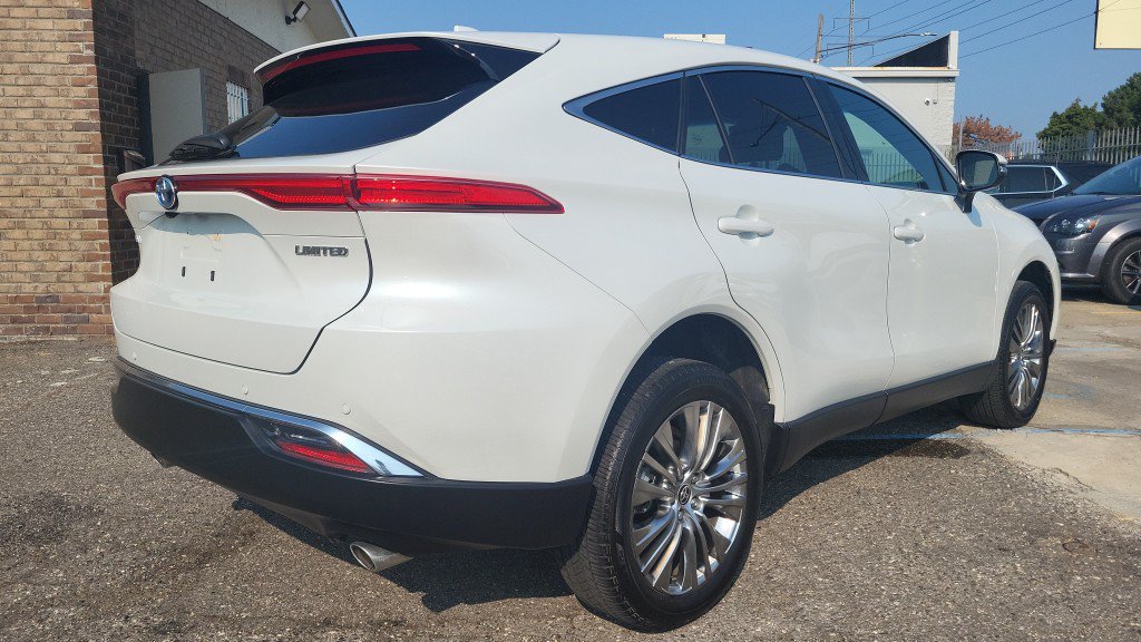 Used 2024 Toyota Venza Limited AWD/4WD image 9