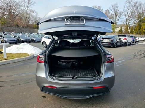 Used 2024 Tesla Model Y Long Range image 9