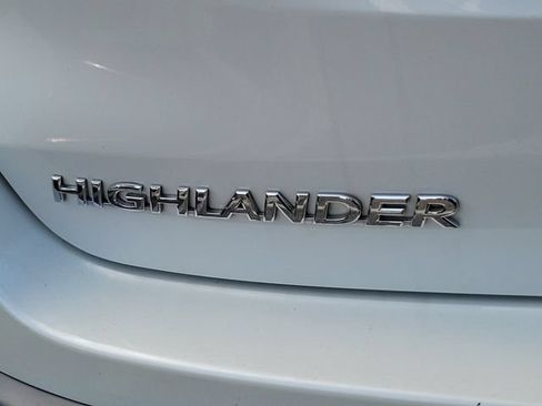 Used 2019 Toyota Highlander XLE AWD/4WD image 5