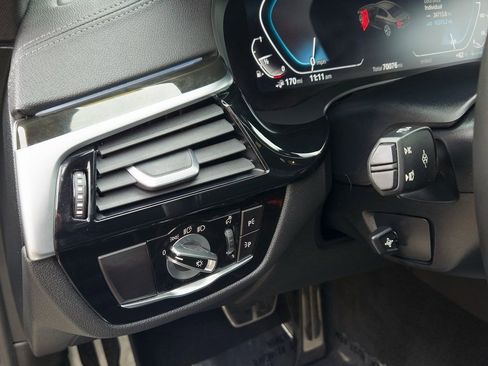 Used 2021 BMW 530e xDrive w/ M Sport Package image 13