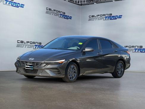 Used 2024 Hyundai Elantra SEL image 9