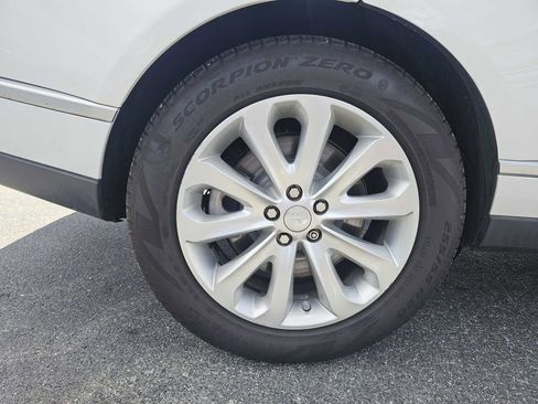 Used 2017 Land Rover Range Rover HSE image 7