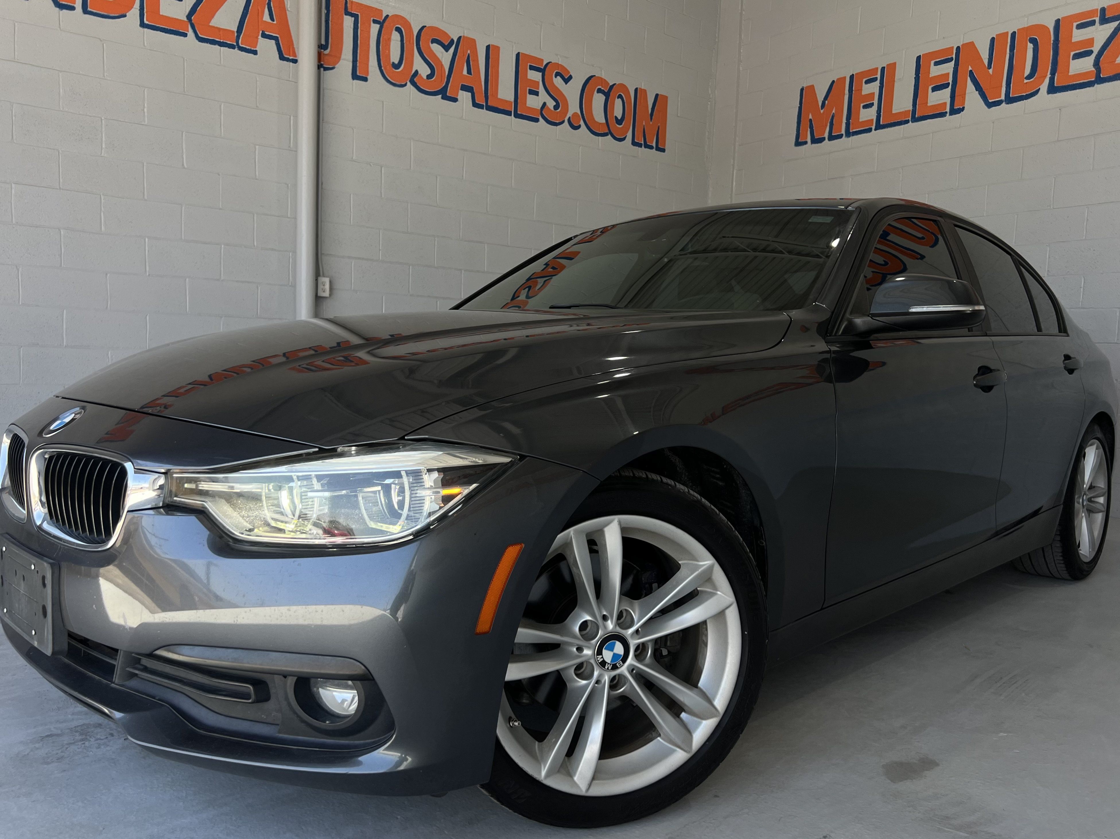 Used 2016 BMW 320i Sedan RWD image 1